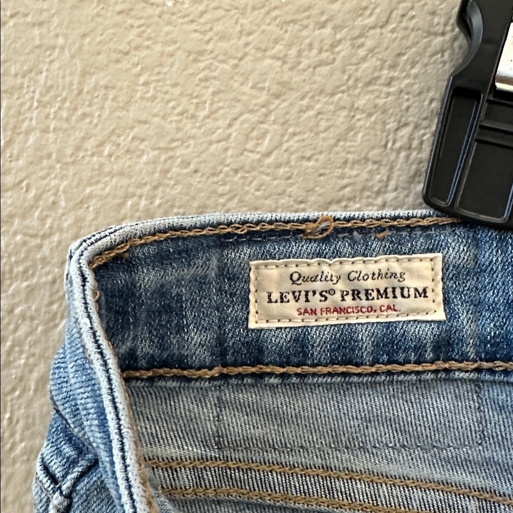 Levi's High Rise Bootcut Jeans size 33 - Picture 6 of 7